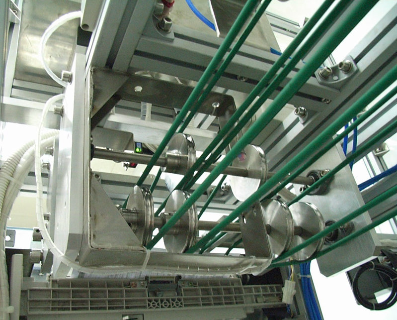 cnc精密机械加工工厂根据加工材料的硬度，切削状态，材料类型，进给刀具